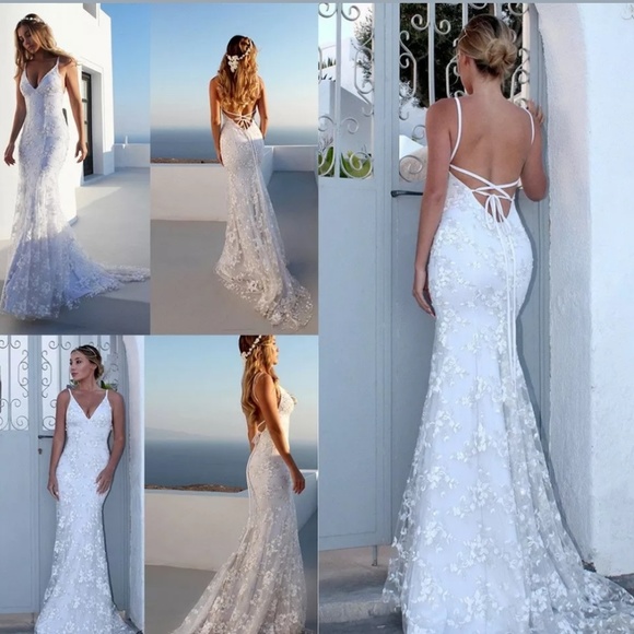 CosmicTurtle Boutique Dresses & Skirts - 🌸Floral embroidered lace mermaid dress